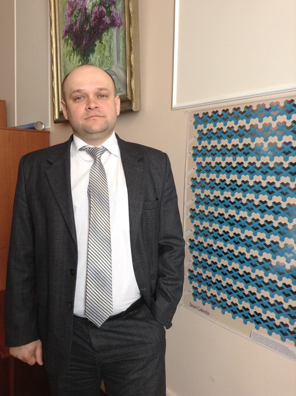 Роман Борисенко в своем кабинете