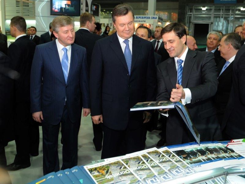 Ринат Ахметов убеждал Януковича подать в отставку