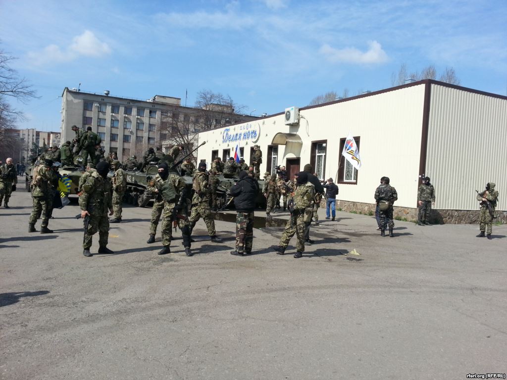  Наблюдателей ОБСЕ в Славянске  взяли в заложники