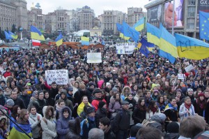 Помощь семьям погибших на Майдане увеличили