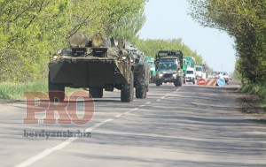 Колонна военной техники зашла в Бердянск 