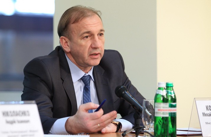 Экс-министр промполитики трудоустроился на комбинате Ахметова