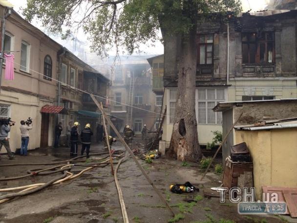 В центре Одессы горит жилой дом