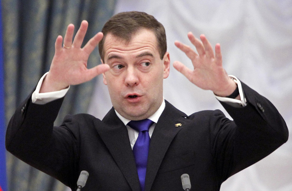 Премьер РФ Медведев прятался от антикоррупционных митингов на курорте