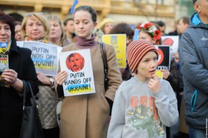 В Праге активисты спели песню про Путина