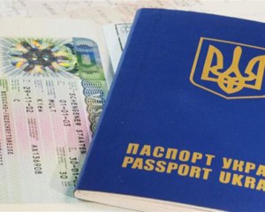 Украинцы будут ездить в Россию по загранпаспортам с 2015 года
