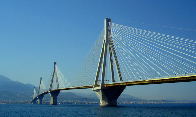Керченский мост хотят сделать платным
