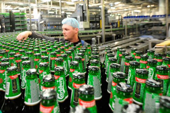 Carlsberg может закрыть два завода в России