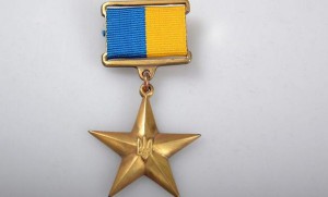 Зеленский присвоил Героя Украины двум военнослужащим