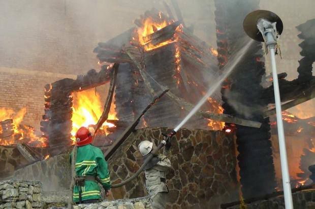 Ликвидирован пожар на территории гаражного кооператива в Киеве