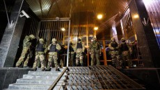 Люди в военной форме блокируют офис «Укртранснафты»