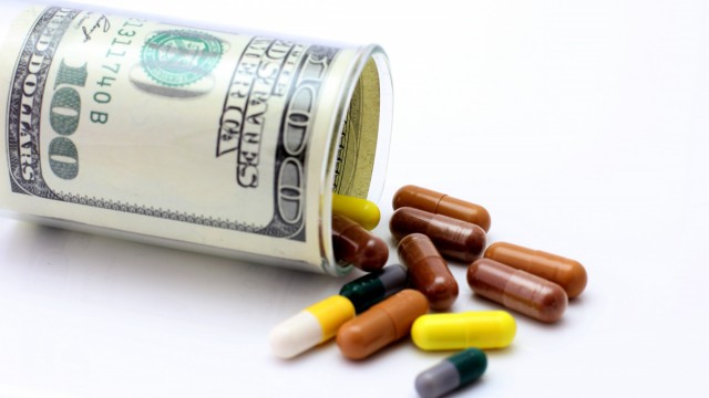Украинцы тратят на лекарства $73 в год на человека