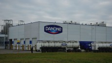 Danone закрывает в России еще два завода