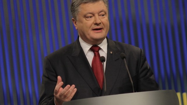 Порошенко выступил против досрочных выборов парламента