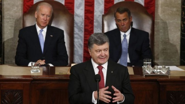 «За скандалом с оффшорами Порошенко стоят США» - политический эксперт