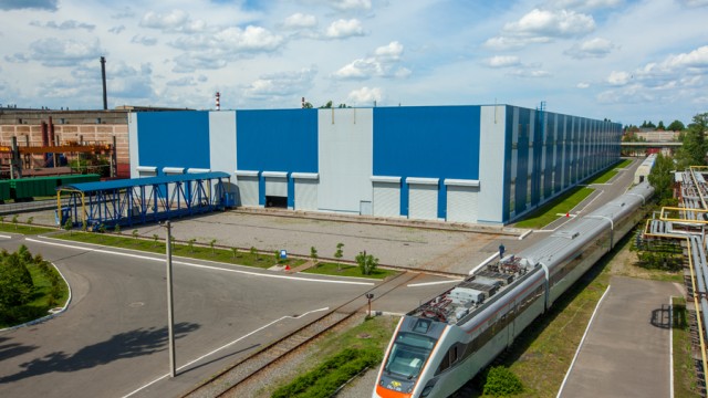 На Крюковском вагоностроительном отремонтируют поезд «Интерсити»