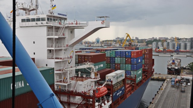Одесса за 5 месяцев нарастила перевалку контейнеров на 25,7%