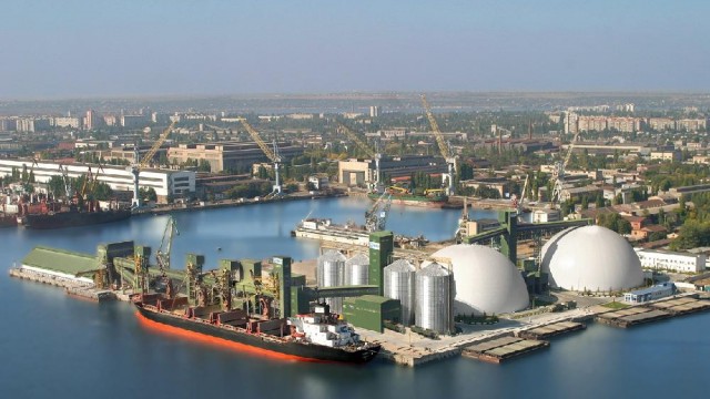 В Николаевском морпорту вырос импорт нефтепродуктов