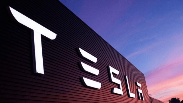 Tesla Motors собирается производить грузовики и автобусы