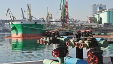 Одесская нефтегавань впервые обработала сразу три танкера