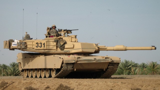 Пентагону выделили бюджет на переброску танков и ракет в Европу