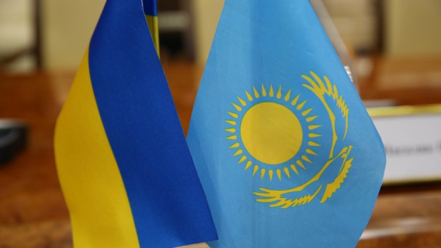 Українцям радять не відвідувати Казахстан