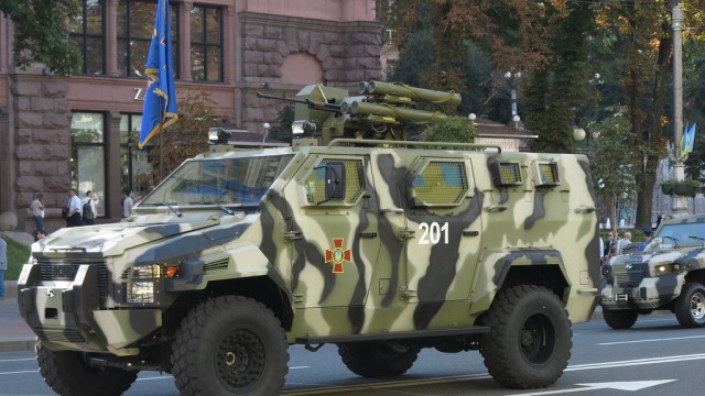 Запорожская фирма сделает бронеавтомобиль «Спартан» беспилотным
