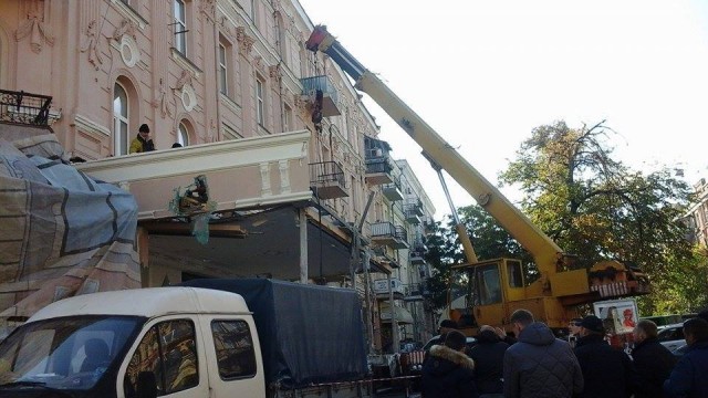В центре Киева демонтаж ресторана спровоцировал конфликт