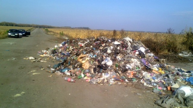 В Житомир и Винницу незаконно свозят львовский мусор