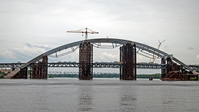 Дальнейшее строительство Подольско-Воскресенского моста оценили в €275 млн