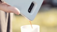Появился чехол для смартфона, способный варить кофе