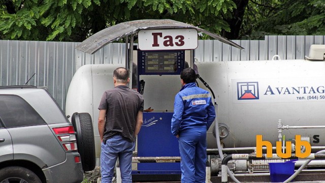 Чиновники насчитали в Киеве десяток подпольных газовых заправок