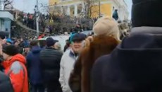 Сторонники Саакашвили блокируют авто силовиков с экс-губернатором