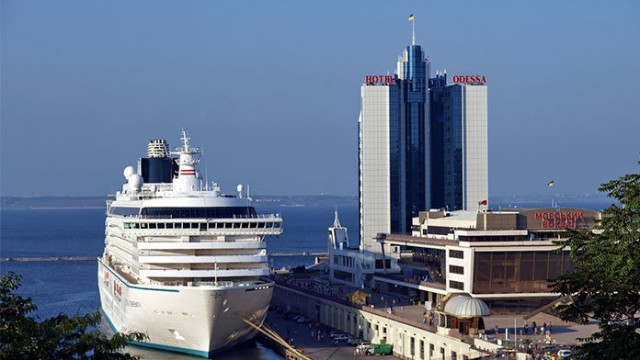 СБУ викрило на незаконних оборудках колишнє керівництво Одеського порту. Збитки склали понад 35 млн грн