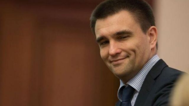 Климкин назвал политической шизофренией рвение Собчак в Крым