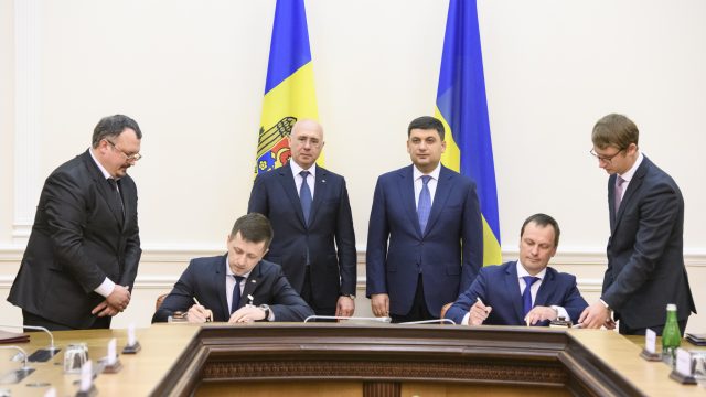 Украина и Молдова договорились нарастить товарооборот до $1 млрд