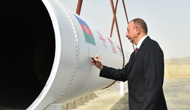 Азербайджан запустил газопровод в Европу в обход Украины и России