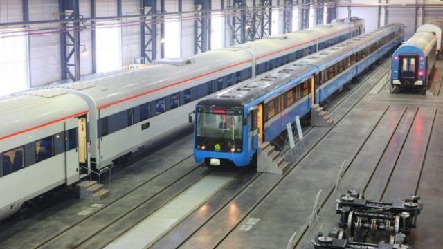 В Кабмине обязались закупить три украинских поезда