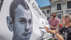 В 70-ти городах мира проводят акцию в поддержку Сенцова