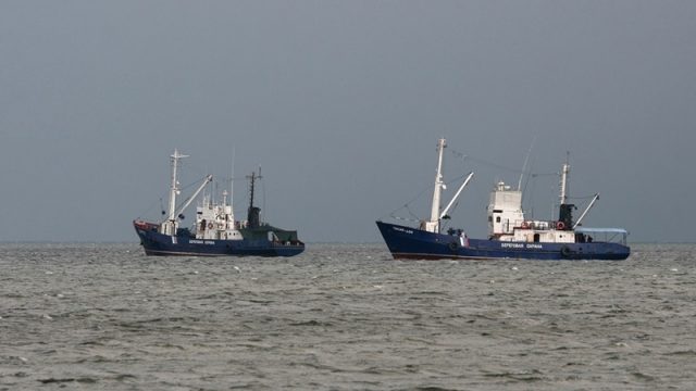 Россия перехватила в Азовском море 7 торговых судов