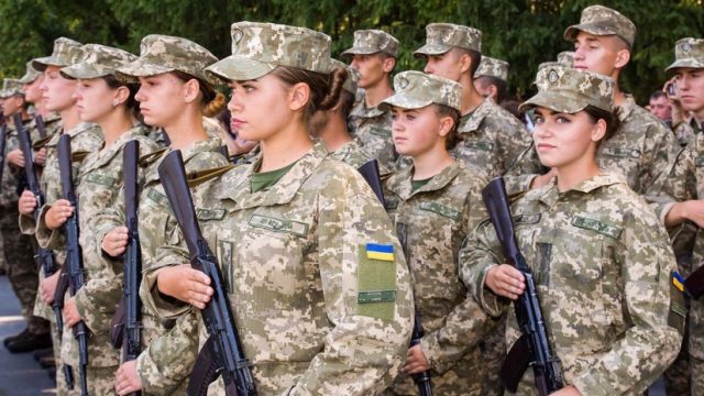 Вступил в силу закон о гендерном равенстве в армии