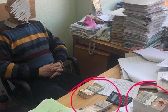 В Киеве на взятке в 650 тыс грн попался чиновник Укравтодора