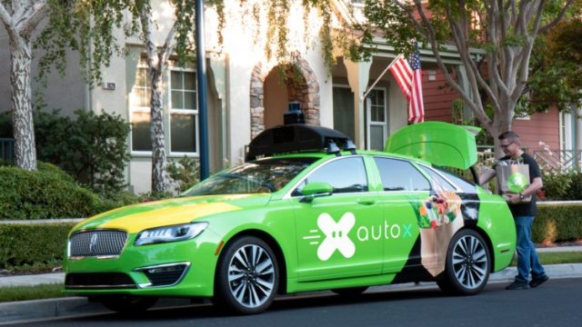 В Америке заработал стартап по доставке продуктов беспилотными авто