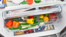 Почему холодильник не морозит: распространенные поломки