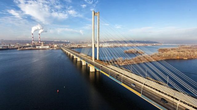 27 января на Южном мосту в Киеве частично ограничат движение транспорта
