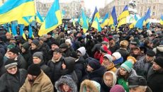 В Киеве тысячи человек ждут решения церковного собора