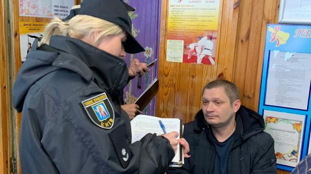 Полиция зафиксировала попытку выноса с участка бюллетеней представителями Тимошенко