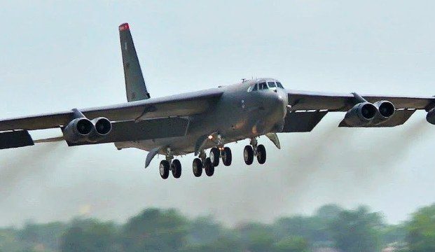 Стратегические американские бомбардировщики B-52H покинули Великобританию