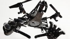 Стартап Youbionics представил дрон с двумя бионическими руками