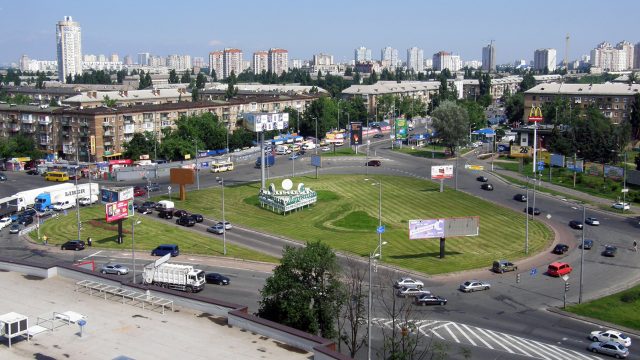 В столице готовятся к ремонту Дарницкой площади